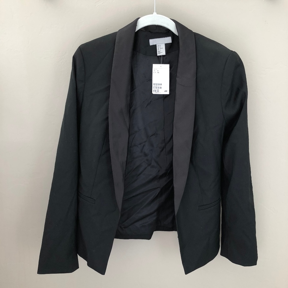 H&M- BLACK TUXEDO BLAZER- NWT